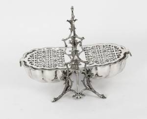 Réchauffeur de boîte à biscuits en coquille pliante plaqué argent Récipient à dessert de table décoratif artisanal avec support de branche naturaliste - Product Image 3