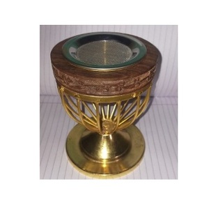 Quemador de incienso Bakhoor de latón hecho a mano con detalles tallados para uso en Ramadán y Majlis - Product Image 3