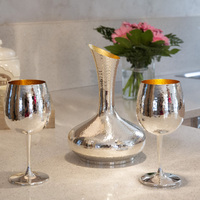 Carafe de Luxe Exclusive en Métal Argenté et Doré, Finition Martelée, Capacité 0,75 L, pour Vins Rouges Fins, Idéale pour l'Hôtellerie, la Restauration et l'Usage Domestique