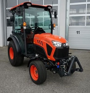 Tractor Kubota lx 351 Usado con Motor de 60HP, Motor de 40HP y Engranaje de 10HP para Granjas, con Ruedas y Función de Caminata - Product Image 5