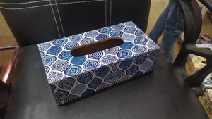 Boîte à mouchoirs traditionnelle indienne en bois avec impression Meena |   Porte-serviettes décoratif artisanal - Product Image 2