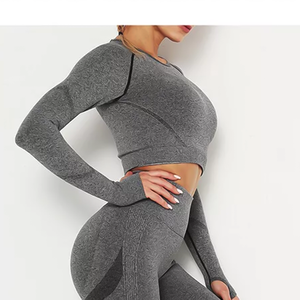 Top de compresión de manga larga ajustado en color sólido para mujer-Ideal para calidez y soporte en entrenamientos - Product Image 5