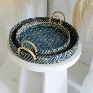 Bandeja de bambú y bastón redonda hecha a mano con asas, bandeja de servicio de ratán artesanal, adorno, bandeja de forma gruesa para Decoración - Product Image 1