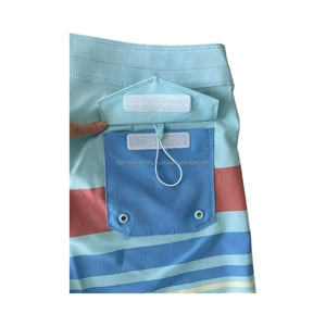 Shorts de plage pour hommes de marque avec logo OEM, séchage rapide, extensibles dans 4 directions, taille fixe avec cordon de serrage - Vente en gros de shorts de surf et de plage - Product Image 2