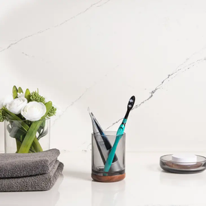 Porte-brosse à dents artisanal unique pour un décor de bain intemporel Porte-brosse à dents artisanal pour une organisation élégante de l'évier - Product Image 4