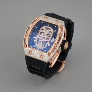 Montre automatique élégante pour homme avec cadran squelette carré en or rose et bracelet en caoutchouc noir, idéale pour les affaires - Product Image 3