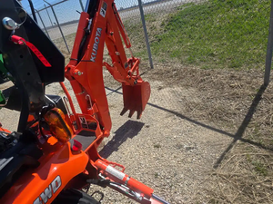 Tractor Kubota BX25D usado con cargador frontal y caja para césped, listo para envío, precio económico, en stock. - Product Image 2
