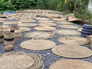 Tapis ronds en jonc de mer et jacinthes d'eau de haute qualité - Product Image 4