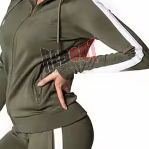 Survêtement élégant pour femmes, matériaux de qualité supérieure, respirant, performance et design personnalisable, fabriqué au Pakistan - Product Image 5