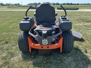 Tondeuse autoportée Husqvarna MZT61 : Puissante et robuste pour l'entretien des pelouses - Product Image 4