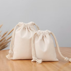 Práctica y elegante bolsa de polvo de lona de algodón ecológica con cierre de cordón conveniente producto de moda - Product Image 1