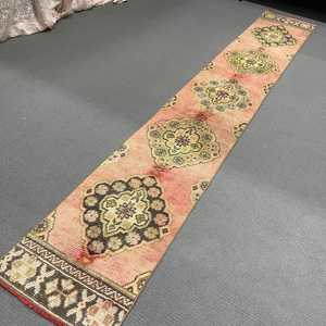 พรมวินเทจ ขนาด 1.7x10.9 ฟุต สีแดงเขียวลายทาง พรมขนสัตว์ตุรกี - Product Image 5