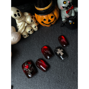 Autocollant pour ongles Blood Moon Spider, design gothique sombre et lunaire pour nail art - Product Image 1