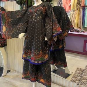 Kurtis pakistanais et indiens les plus vendus pour les femmes respirant disponible à des prix abordables/vêtements d'hiver modestes femmes kurtis - Product Image 2