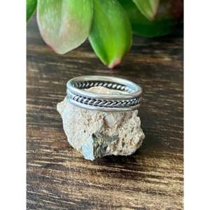 Anillo Navajo Hecho a Mano en Plata de Ley Talla 6.5 con Piedra Natural para Uso Diario Estilo Boho - Product Image 4