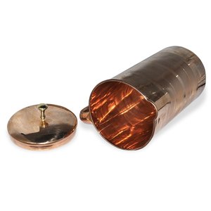 Pichet en cuivre de 54 onces fait à la main et lot de 2 cruches en cuivre écologiques et portables - Product Image 3