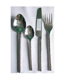 Ensemble fait main de 4 couverts en acier inoxydable Design dernier cri couverts et vaisselle pour les mariages comprenant cuillère fourchette couteau - Product Image 5