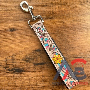 Nouveau Western fabriqué à la main personnalisé en cuir usiné laisse de trafic laisse de trafic laisse courte pour chien formation trafic poignée rembourrée - Product Image 1