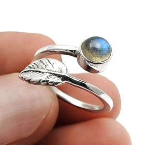 Bijoux bohèmes faits à la main avec un design de feuille réglable Cadeau parfait pour elle Bague en argent sterling 925 avec pierre précieuse labradorite - Product Image 4