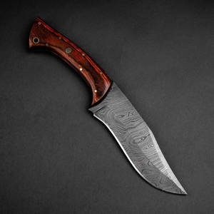 Couteau de chasse fait à la main en acier damas Twist Pattran avec belle poignée en bois Paka et gaine en cuir. - Product Image 5