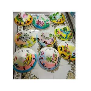 Abrace la cultura vietnamita con nuestro exquisito sombrero cónico Non La: sombrero de paja de Palma de bambú tejido a mano para el sol y el estilo - Product Image 1