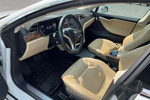 Tesla Model S 60 2016 Usado en Buen Estado, Sin Accidentes, Volante a la Izquierda/Derecha - Product Image 4
