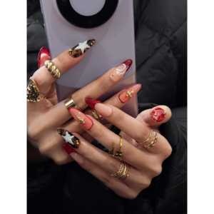 Uñas Postizas Color Borgoña con Diseño Cruzado - Product Image 4