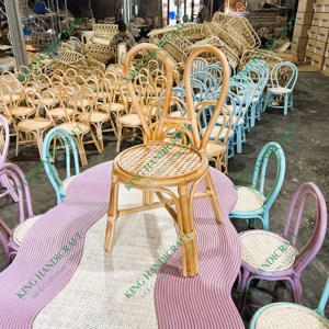 Chaises pour enfants en rotin ludiques, chaises en rotin éco-luxe pour enfants-confortables, durables et parfaites pour toute salle de jeux - Product Image 2