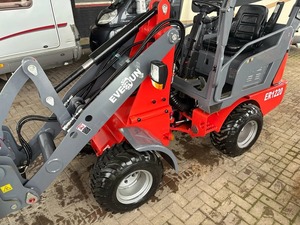Bomba Hidráulica de 2 Toneladas de Capacidad Nominal para Cargador de Dirección Deslizante ER1120 con Motor Kubota 26 - Product Image 5