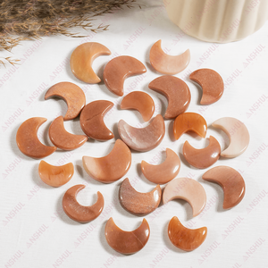 Pierres de guérison en aventurine rouge sculptées en forme de lune, best-sellers en gros, pour la méditation et la décoration - Product Image 3