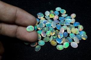 Pierres précieuses d'opale éthiopienne à facettes attrayantes pierres précieuses d'opale en vrac belle pierre précieuse d'opale de feu à des fins de bijoux - Product Image 2