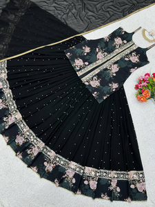 Vêtements de fête et de mariage Faux fil de georgette avec sequnece Rivet Moti et impression numérique avec toile Pata Work Top Lehenga & Dupatta - Product Image 2
