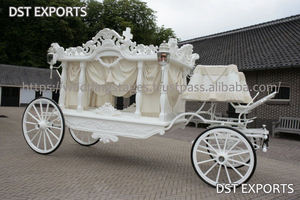 Royal Passenger Carriage en limusina Estilo Personalizado Turismo al aire libre Eventos especiales DST Exports English Style Horse Buggy - Product Image 5