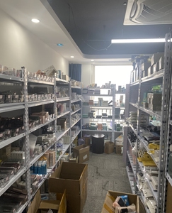 Déstockage en gros de <span class=keywords><strong>maquillage</strong></span> de style européen/américain - Lots mixtes acceptés, service OEM de cosmétiques en petites séries également disponible - Product Image 6