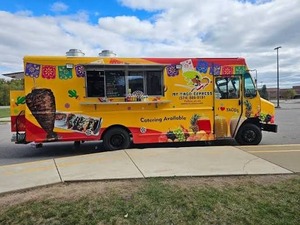 Tacos and Grill RB Motorized Food Truck with Vintage Classic Style 5.8m Steel Body Built-In Heater Outdoor Use - Product Image 3