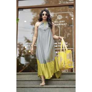 Robe longue femme Sunkissed en viscose/polyester jaune, motif palmier, col halter, sans bretelles, élégante, fluide, ourlet asymétrique, décontractée - Product Image 1