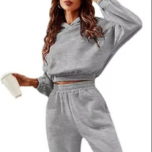 ชุดกีฬา2ชิ้นเสื้อครอปมีฮู้ดแขนยาวและกางเกงของผู้หญิงออกแบบได้ตามต้องการ - Product Image 1