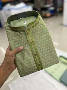 Pyjama Kurta pour homme en tissu jacquard de qualité, matière douce et confortable, style traditionnel élégant, idéal pour la saison des mariages - Product Image 2