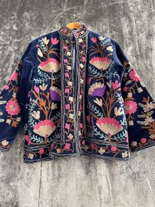 เสื้อแจ็คเก็ตปักลายซูซานีกำมะหยี่แท้ – เสื้อคลุมสไตล์โบฮีเมียนลายดอกไม้ทำมือระดับพรีเมียมสำหรับผู้หญิง เหมาะสำหรับทุกฤดูกาล - Product Image 2