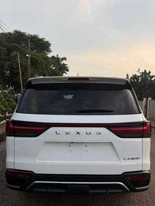 Lexus LX600 2022 Usado con Todas las Opciones - Product Image 4