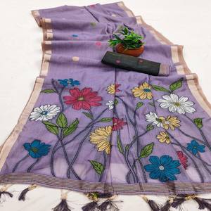 Sari de Algodón Muga Puro VASTRA COTTAGE, Pallu Floral Meenakari en Toda la Superficie, Borde Tejido con Zari y Borlas de Diseño, Blusa en Contraste - Product Image 1