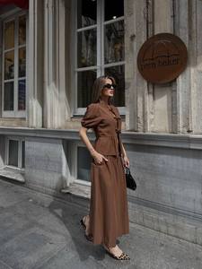 Robe d'été midi élégante à fleurs avec bretelles à nouer Tissu doux et léger pour un usage quotidien ou à la plage - Product Image 2