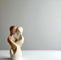 Statue d'amoureux en bois Art Déco artisanale, sculpture abstraite géométrique de couple romantique, polie, écologique et durable