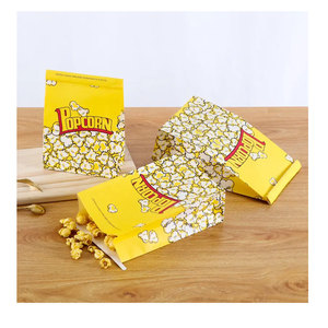 Bolsa de papel Kraft de tamaño personalizado con mango hasta la mano Impresión offset reciclada exenta de impuestos para embalaje ecológico - Product Image 2