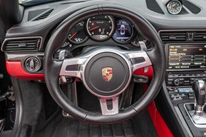 Offre exceptionnelle : Porsche 911 Turbo S Cabriolet d'occasion 2015, propre et prête à être expédiée - Product Image 3