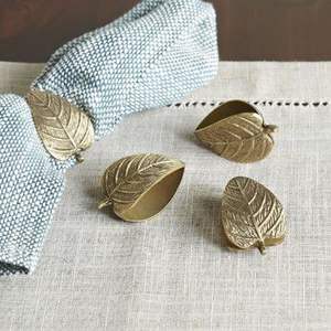 Rond de serviette en métal au fini mat minimaliste adapté aux restaurants modernes décontractés et aux dîners de famille quotidiens - Product Image 1