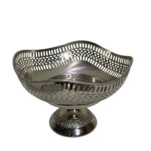 Bol de service exclusif Golden Branch Bol à chocolat décoratif avec des accents métalliques luxueux pour la décoration de la maison et du mariage en vente - Product Image 3