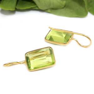 Pendiente de bisel de latón chapado en oro de 24K para mujeres y niñas, nuevo diseño de Peridoto, hidrocuarzo, forma Rectangular, última moda, venta al por mayor - Product Image 3