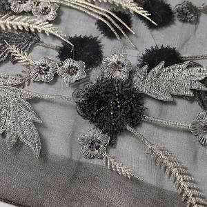 Écharpe légère en soie-coton avec broderie traditionnelle Belle conception faite à la main parfaite pour les cadeaux - Product Image 3