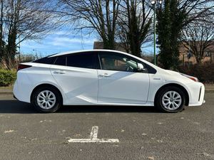 HÍBRIDO LHD/RHD 2019 T O Y O T A PRIUS USADO - Product Image 3